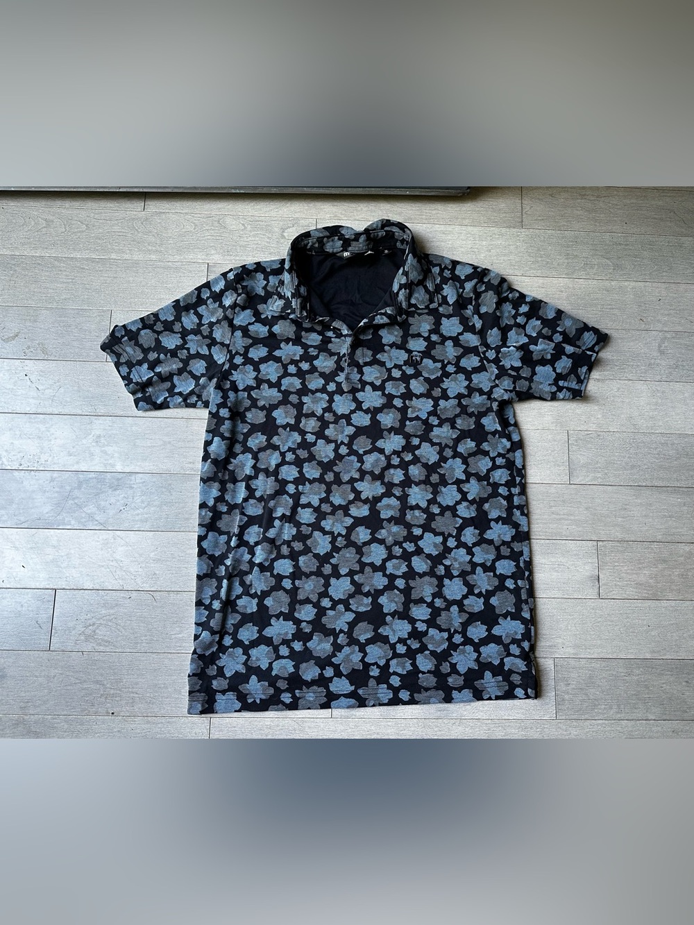 Travis Mathew By The Wharf Golf Polo Shirt Men Medium Black Floral Performance